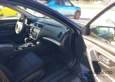 2016 Nissan Altima 2.5/2.5 S/2.5 Sl/2.5 Sr/2.5 Sv z USA, uszkodzony, nr VIN 1N4AL3AP0GN313805